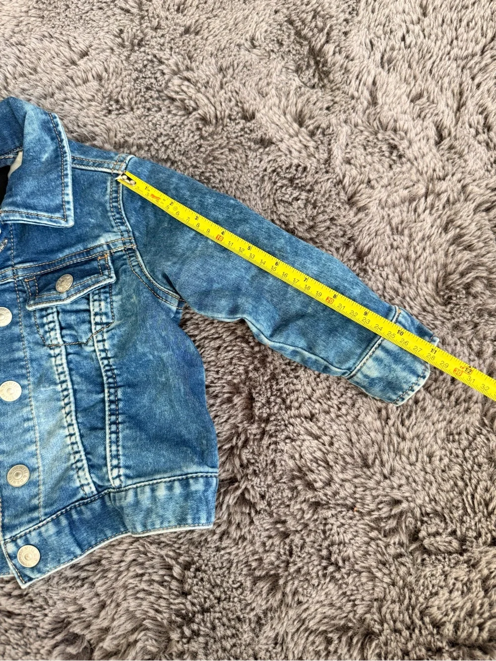 H&M stylish light
